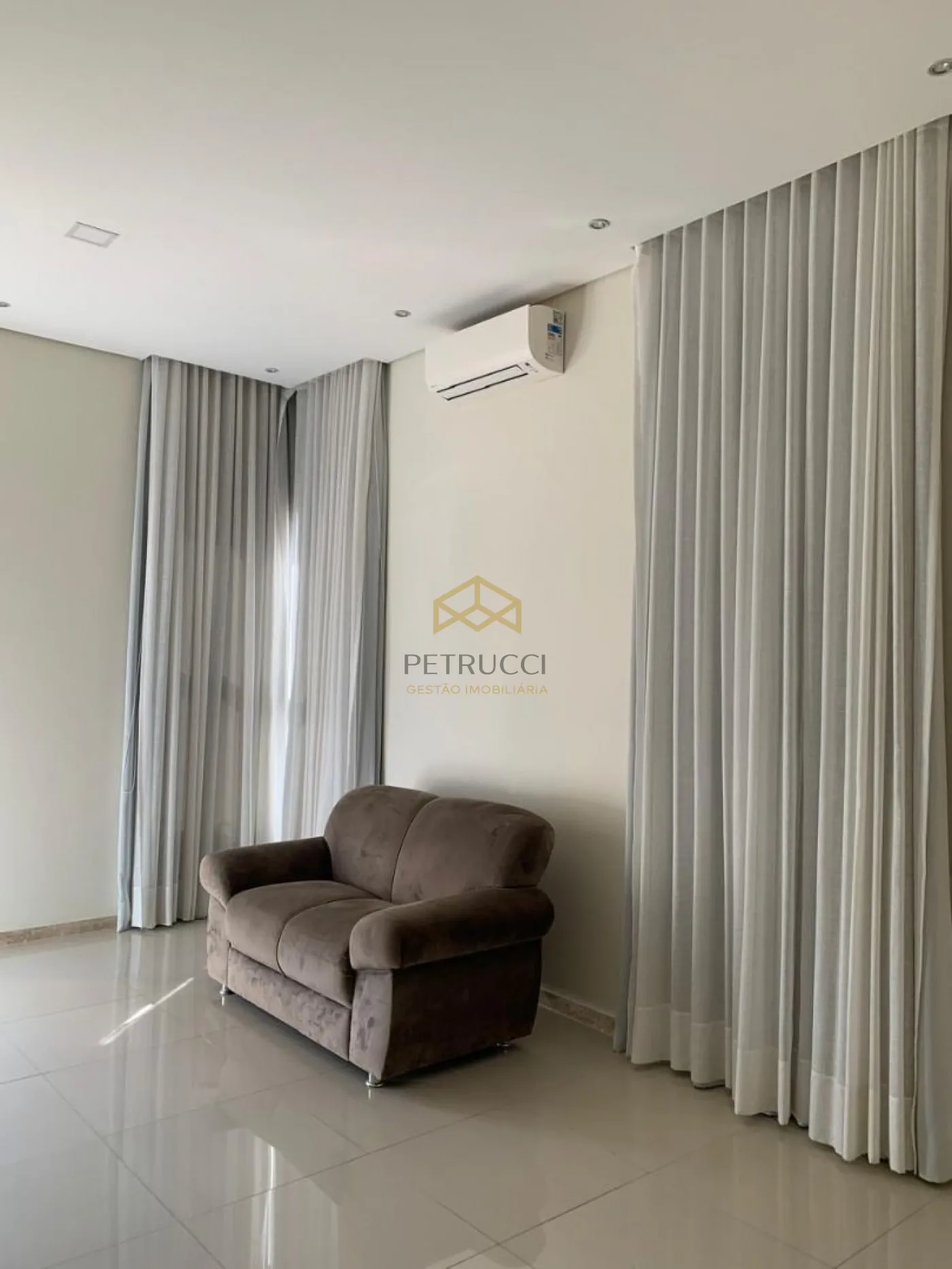 Alugar Casa / Térrea em Condomínio em Hortolândia R$ 6.000,00 - Foto 3