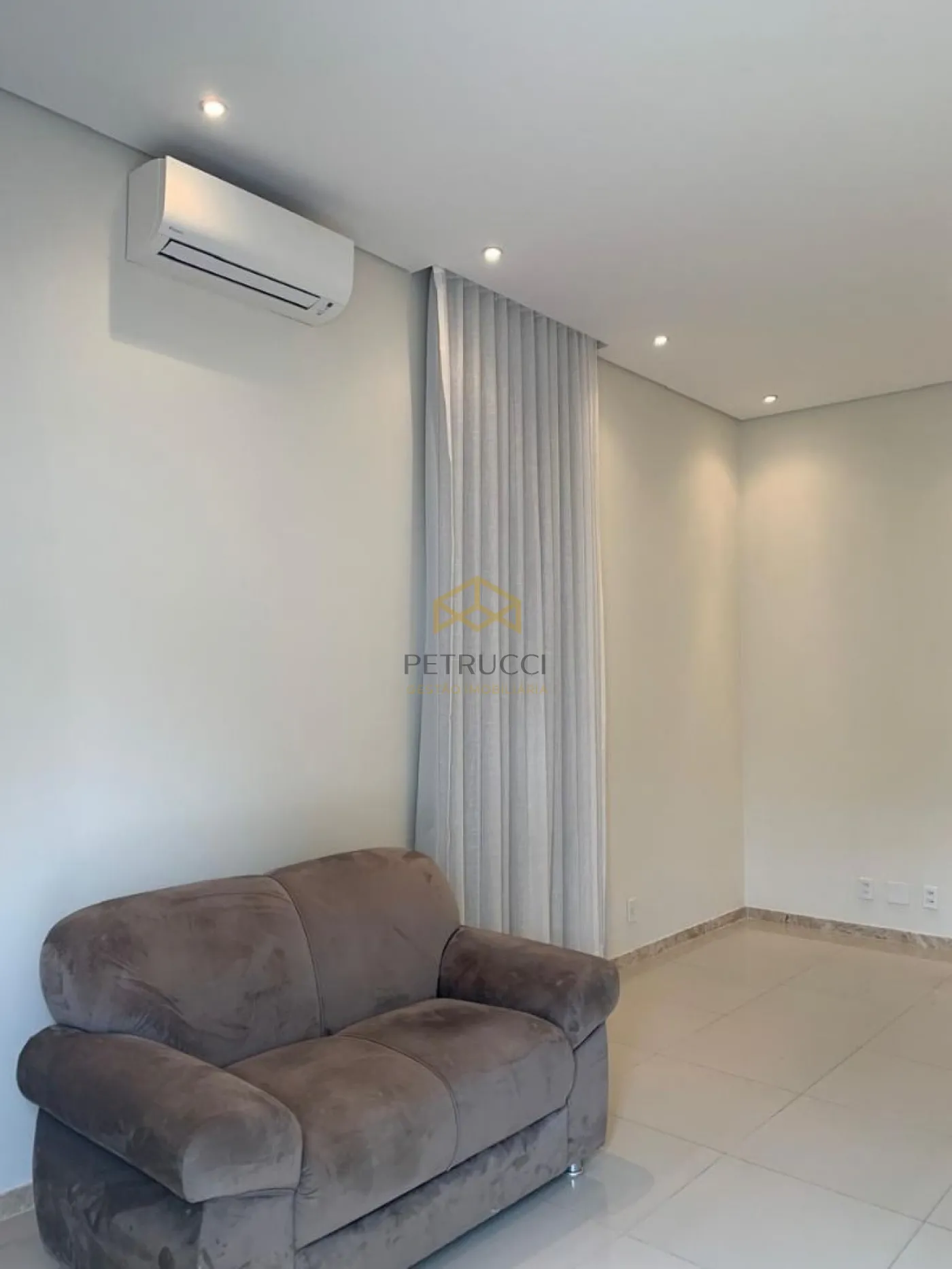 Alugar Casa / Térrea em Condomínio em Hortolândia R$ 6.000,00 - Foto 4