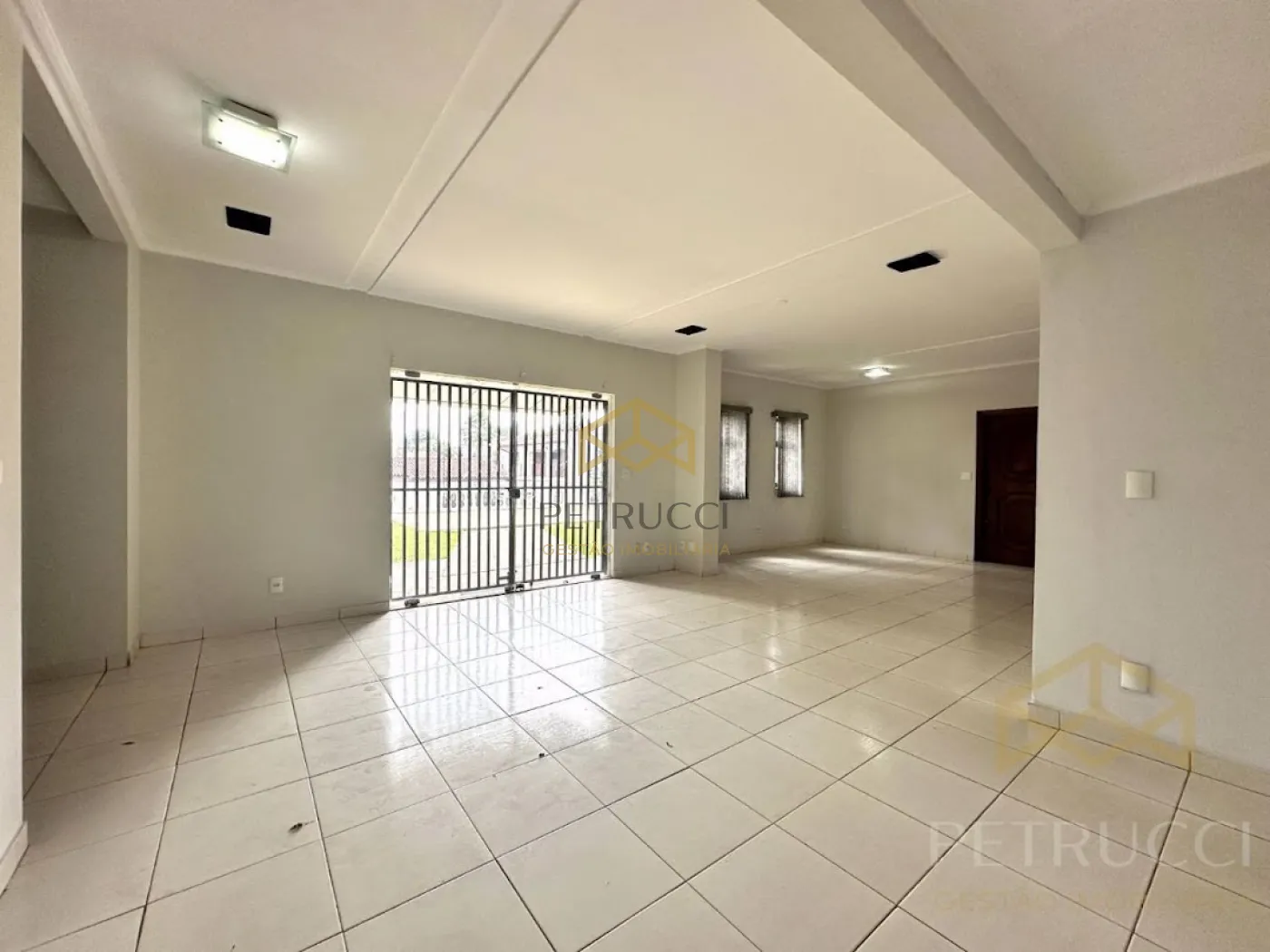 Alugar Casa / Térrea em Campinas R$ 10.000,00 - Foto 2