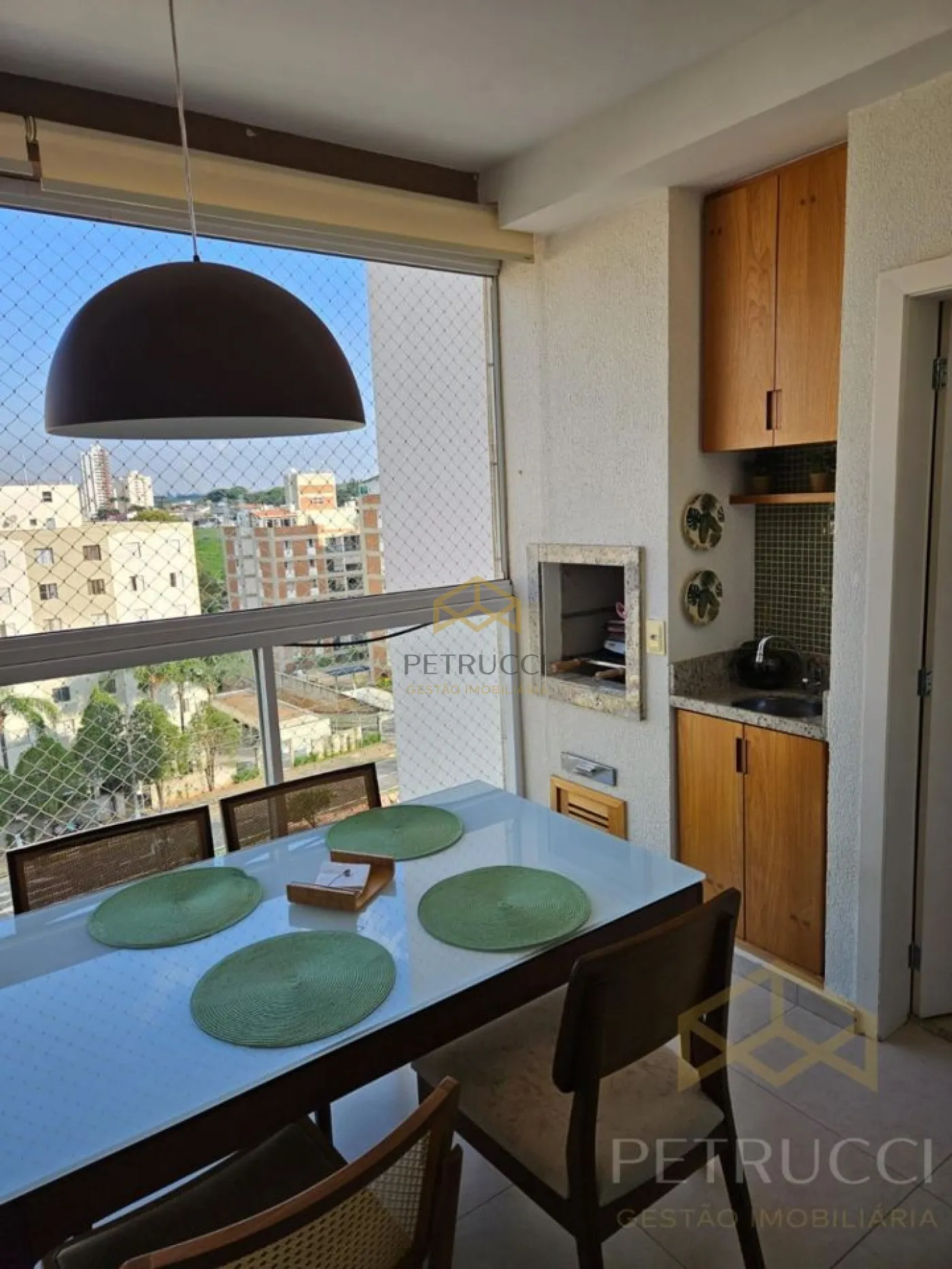 Comprar Apartamento / Padrão em Campinas R$ 950.000,00 - Foto 2