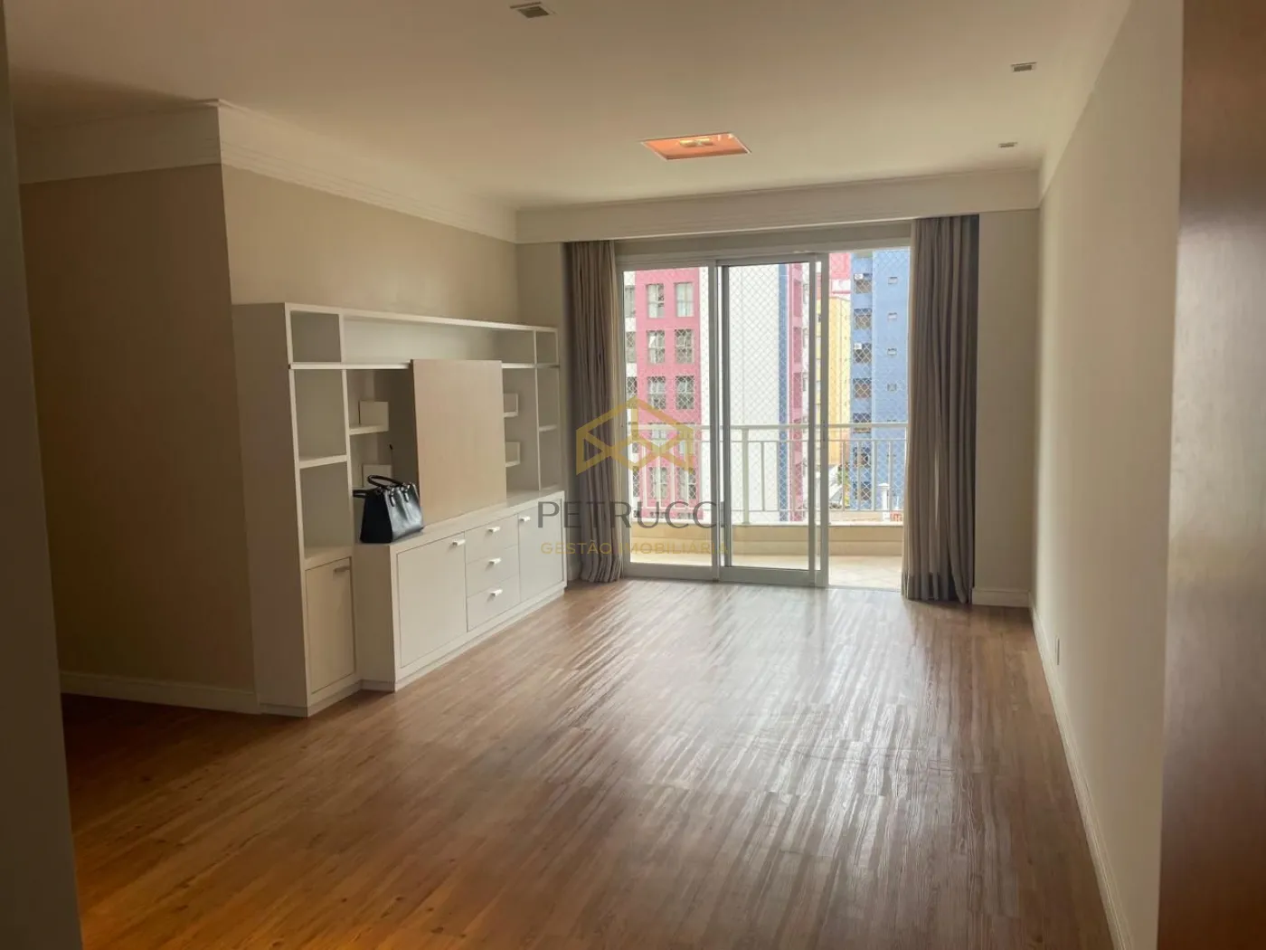 Alugar Apartamento / Padrão em Campinas R$ 5.300,00 - Foto 2